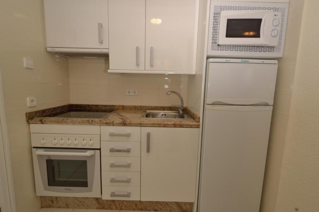 Apartamentos Turmalina Unitursa カルプ 部屋 写真